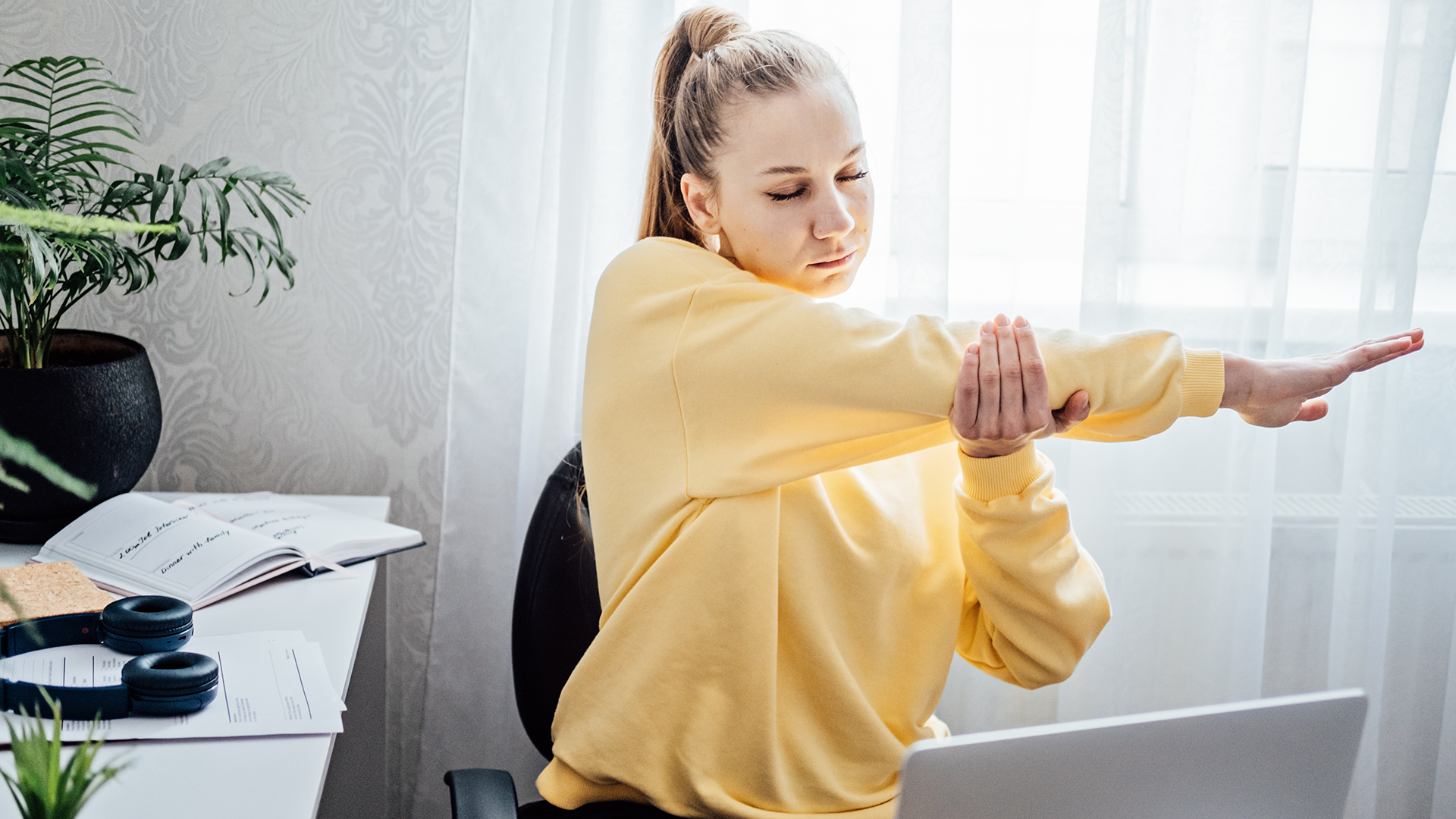 The best desk exercises to do while working from home